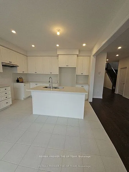 4 bed, $3,500 — Photo 3