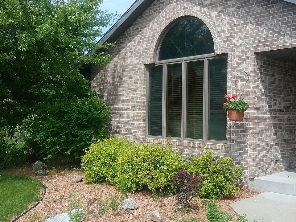 2nd image of 5706 N Vista Ln