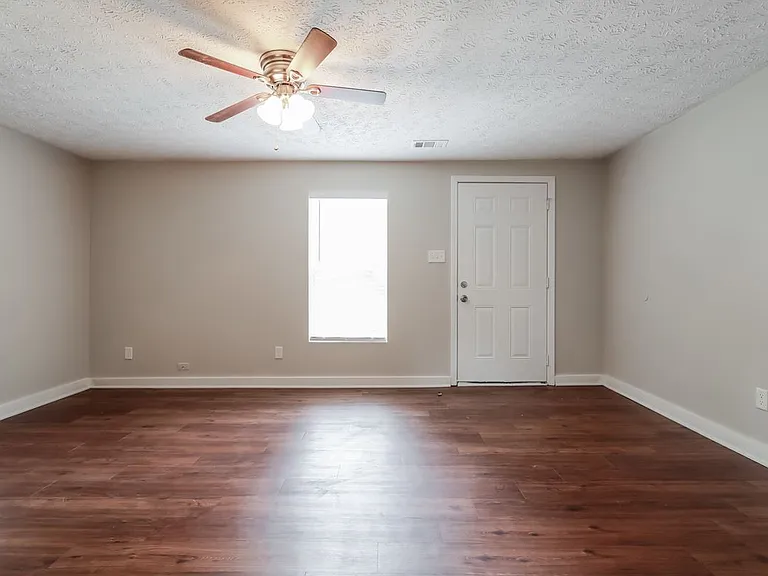 1472 California Ave — Photo 6