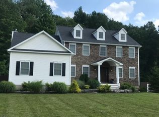 17 Fawn Hollow Dr, Newton, NJ 07860