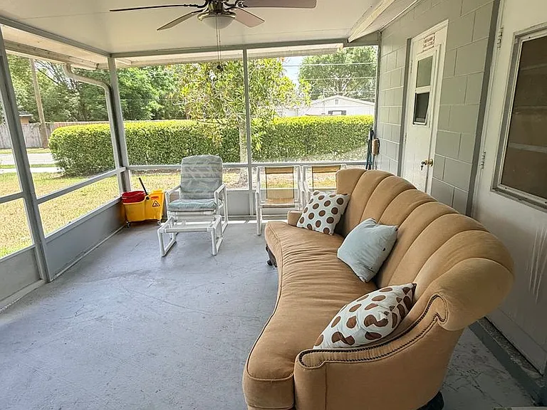 385 E Wildmere Ave — Photo 6