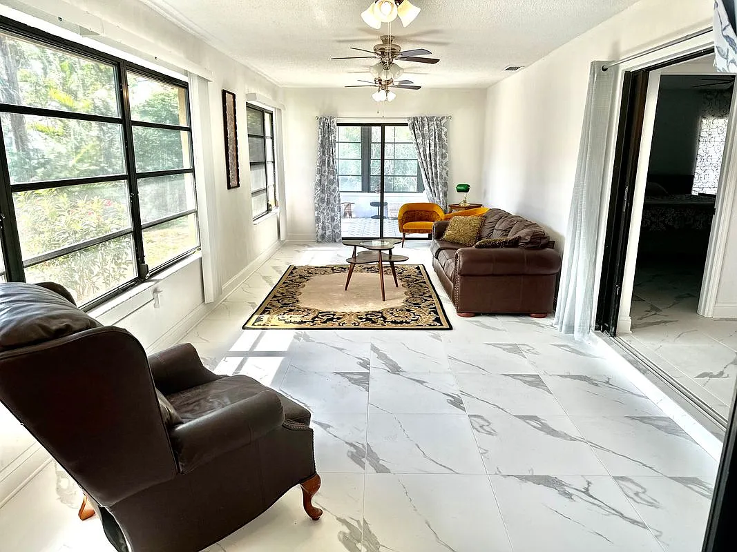 2 bed, 2.0 bath, 2084 sqft, $2,300 — Photo 3