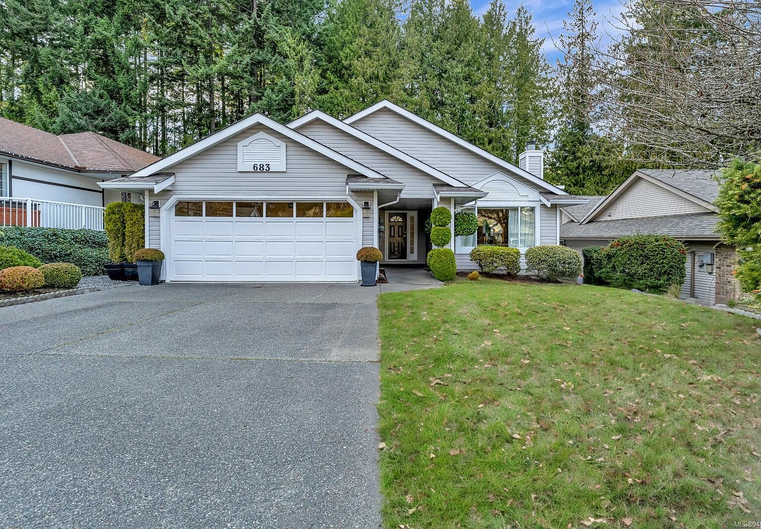 683 Pine Ridge Dr