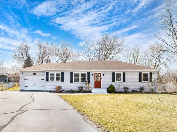 3433 Chevy Chase Cir, Crown Point, IN 46307