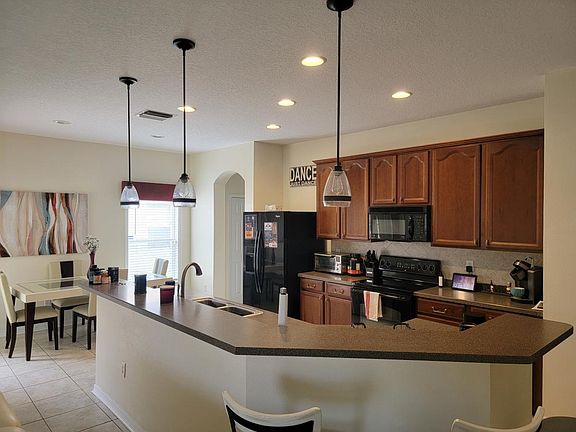 3rd image of 1104 Emerald Hill Way