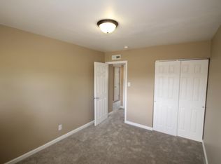 136 Old Ballwin Rd APT B, Ballwin, MO 63021