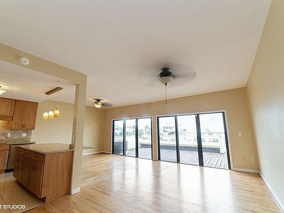 4th image of 8520 Gulf Blvd #Ut-34