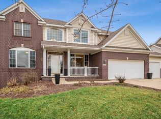 7038 Hillcrest Ct, Johnston, IA 50131