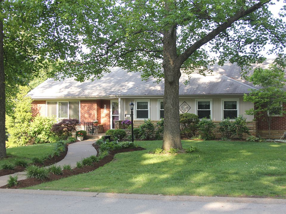 Brick ranch located on cul de sac