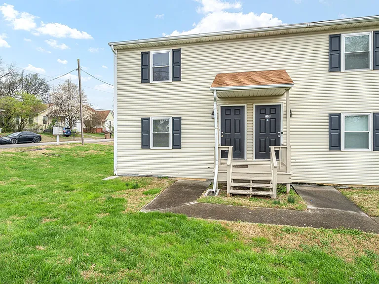 2522 McMillan St N — Photo 5