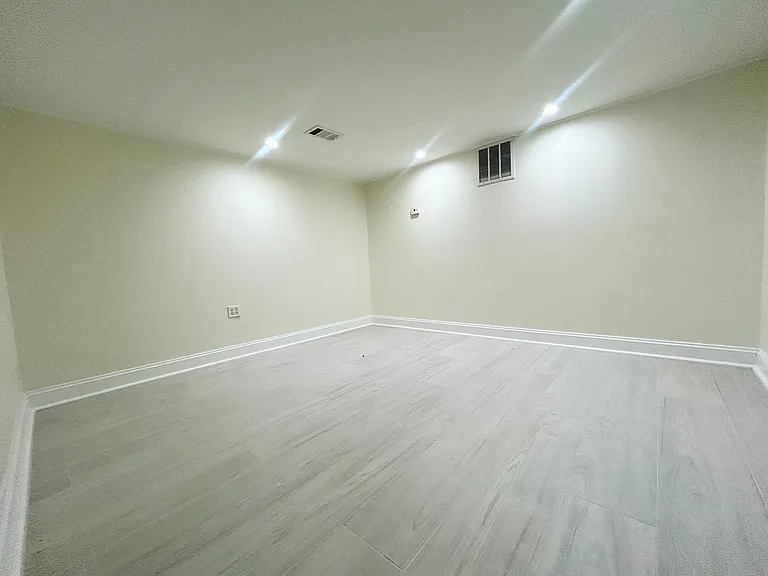 2124 Saint Paul St #B — Photo 3