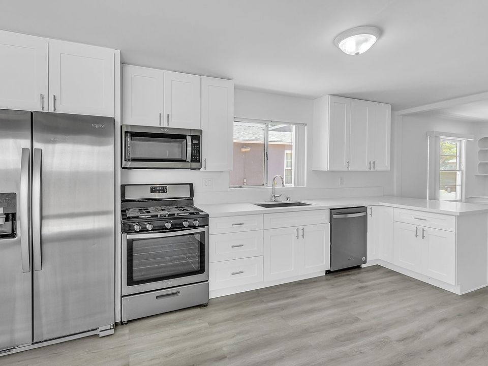 1st image of 6216-18 Pembroke Dr