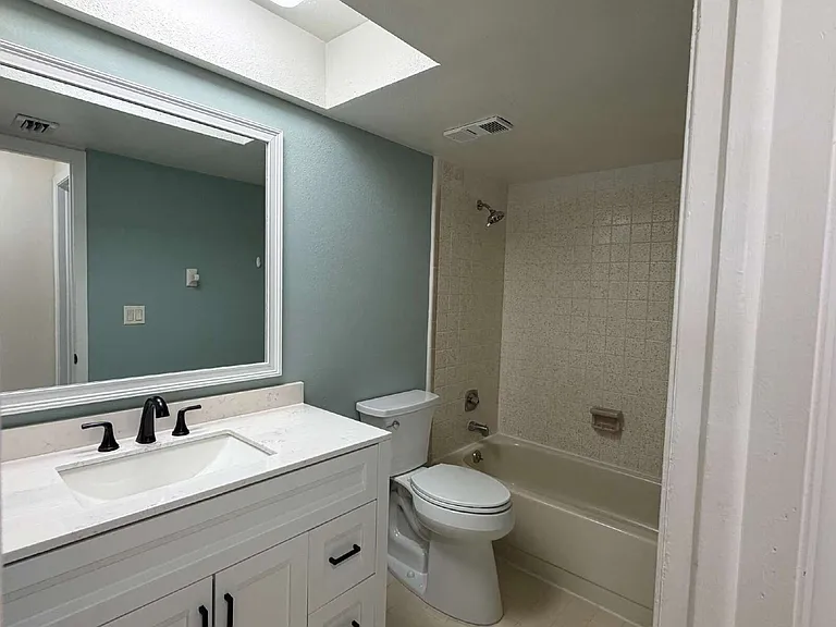 2619 Magdalina Dr #1A — Photo 12