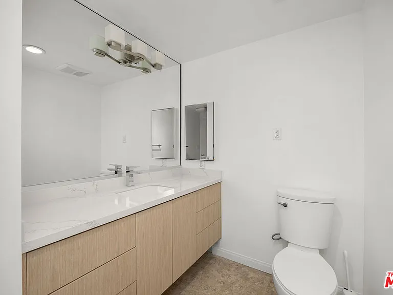 838 N Doheny Dr #906 — Photo 11