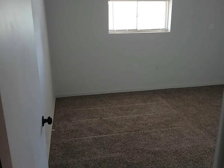 602 Raymundo St — Photo 21