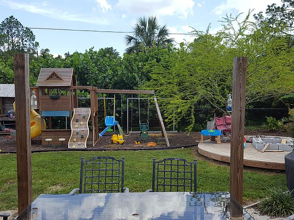 3rd image of 1027 Tropical Ave