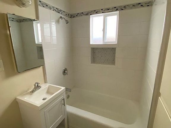4th image of 3959-63 Illinois St #3961