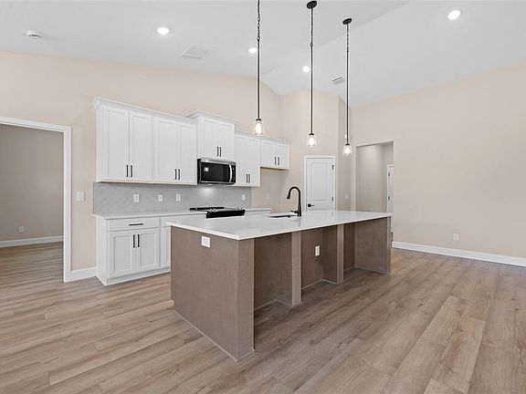 3rd image of 498 Marllo Rd