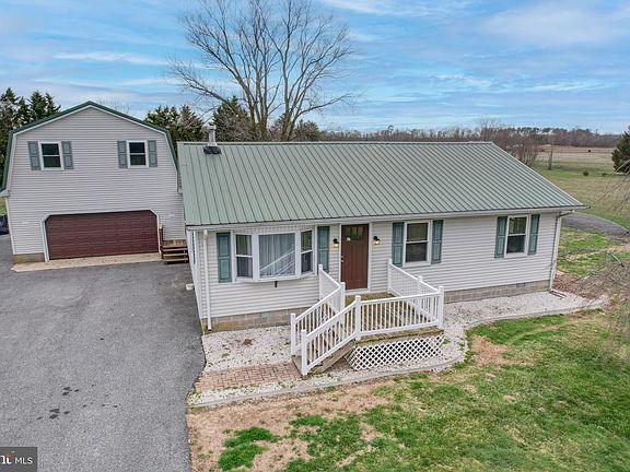 2nd image of 866 Sandtown Rd