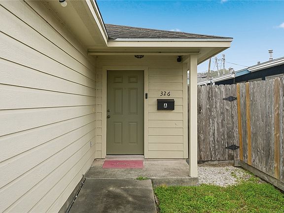 4th image of 326 Oleander Ave