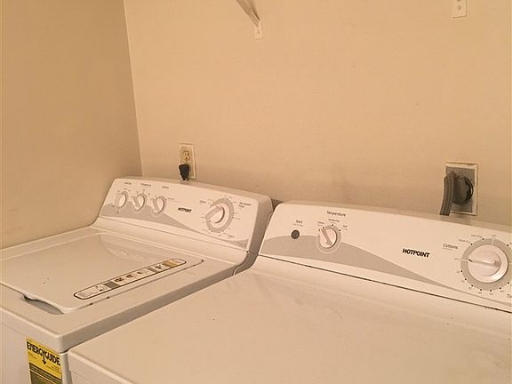 5th image of 1713 Chris Dr APT B