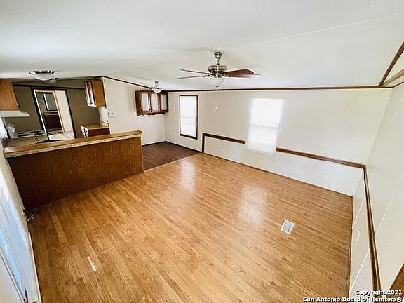 5th image of 1521 Pecan Dr NW