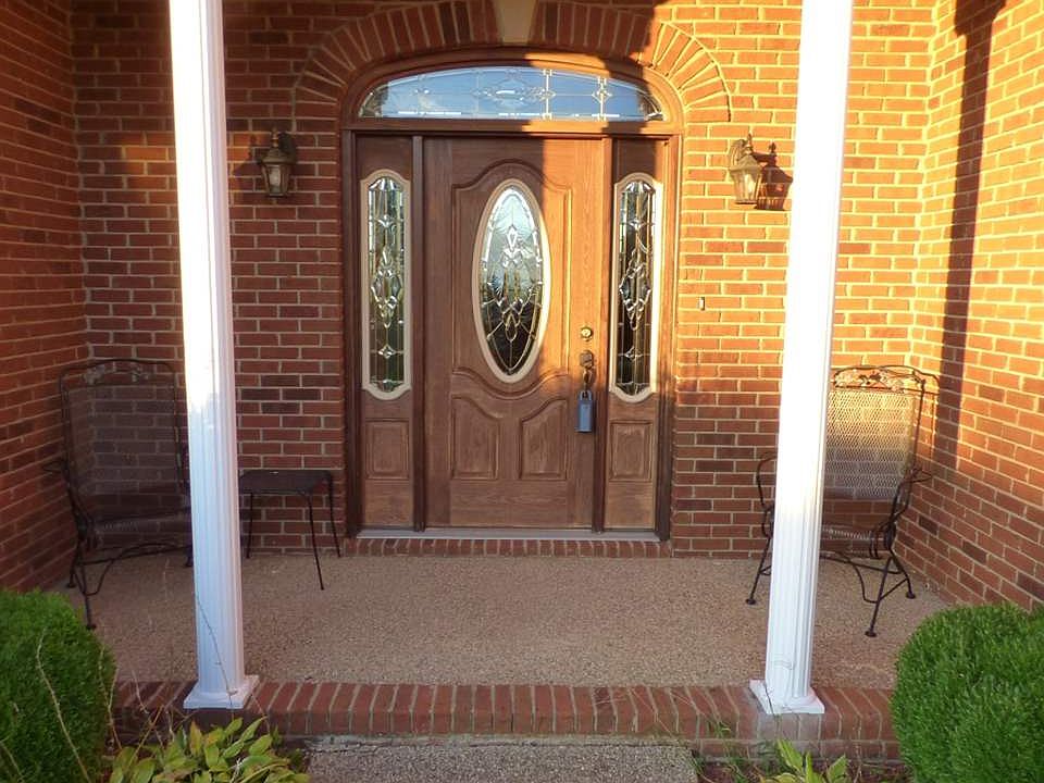 2nd image of 15454 Katherine Ct
