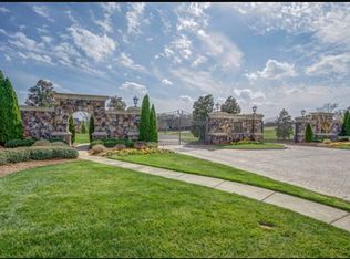 1337 Sunnys Halo Ln, Waxhaw, NC 28173