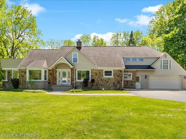 43747 Woodward Ave, Bloomfield Hills, MI 48302