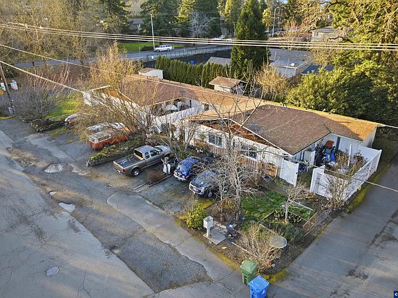 2nd image of 1213 Oakhill Ave SE