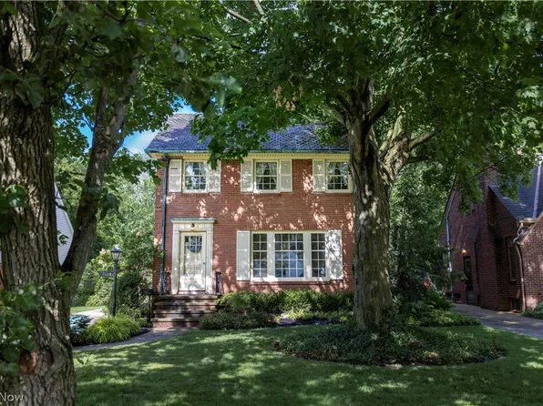 4314 Chanticleer Dr, Fairview Park, OH 44126