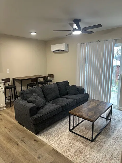 2 bed, 2.5 bath, 1200 sqft, $1,200 — Photo 3