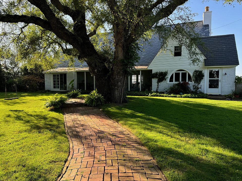 1st image of 115 Cold Spring Point Rd