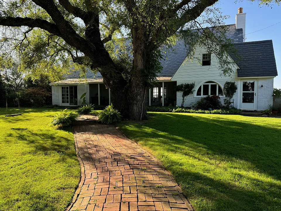 115 Cold Spring Point Rd