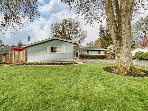 3rd image of 307 Faye Dr