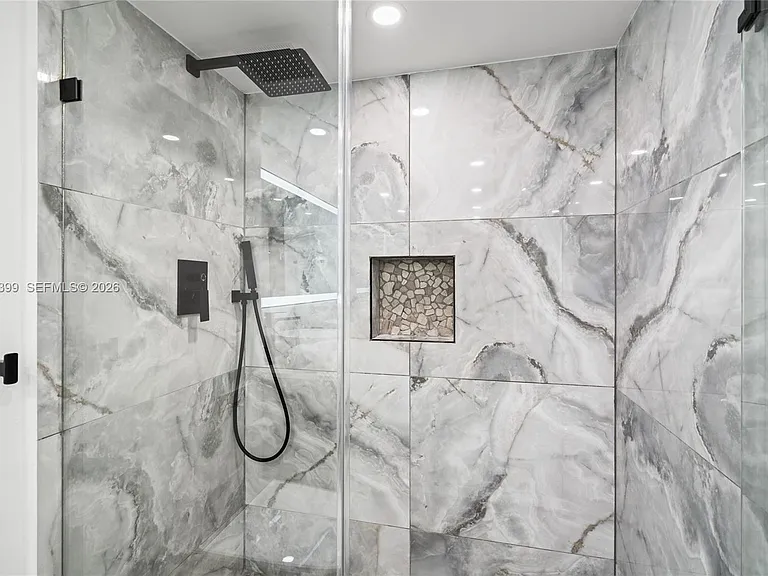 5701 Collins Ave #503 — Photo 35