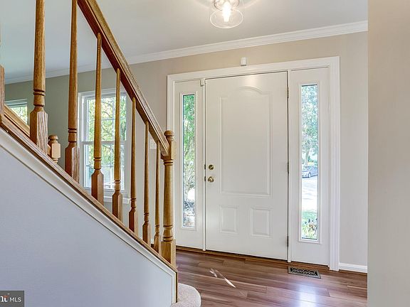3rd image of 37748 Sutton Dr