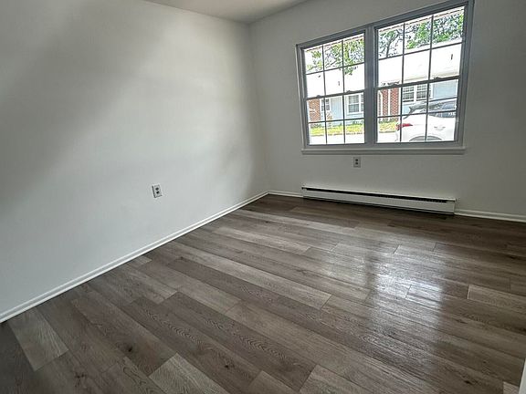 5th image of 1042 Aberdeen Dr #C