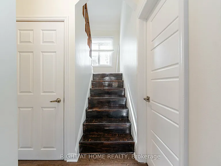 154 Martin Grove Rd — Photo 18