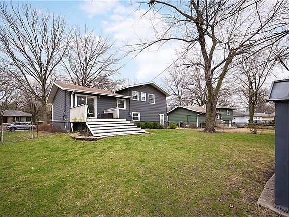 5th image of 626 NW Kay Dr