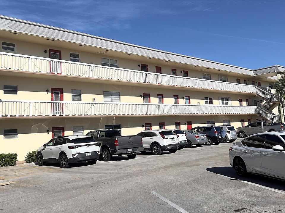 1st image of 4411 NW 16th Street #207