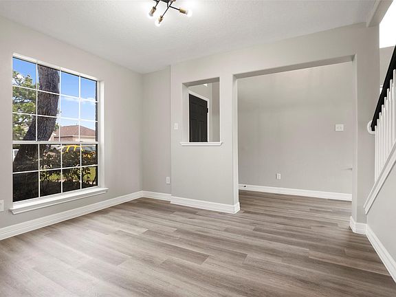 4th image of 2406 Pinpoint Dr