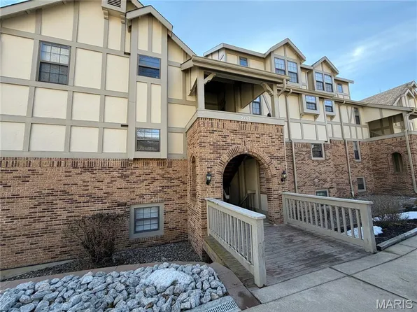 2244 Canyonlands Dr APT D, Maryland Heights, MO 63043