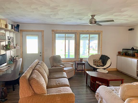 5th image of 9210 Ash Ln