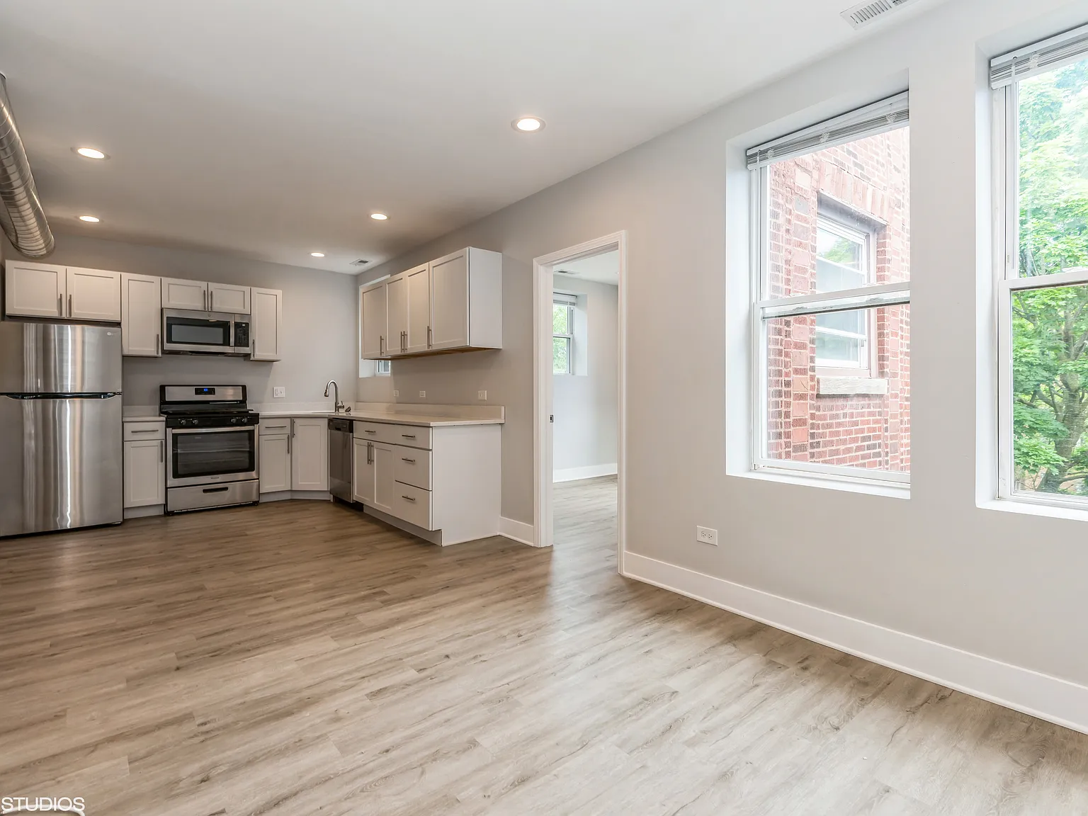 3 bed, $2,350 — Photo 2