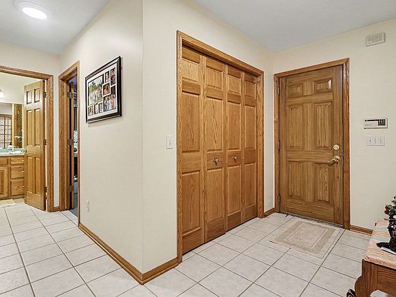 4th image of 1230 Lynn Dr