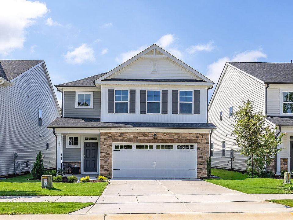 1st image of 307 Gregory Village Dr