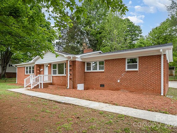 2nd image of 4921 Churchill Dr