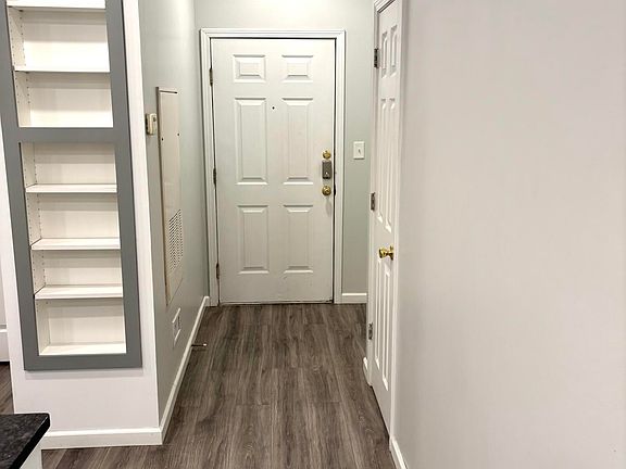 4th image of 1600 Long Grove Dr Unit 1425