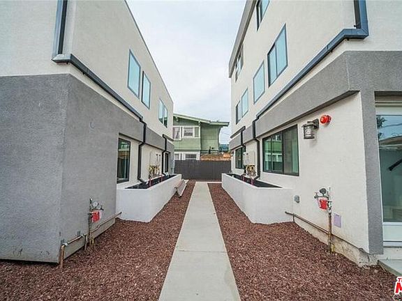 4th image of 4112 S Normandie Ave #1